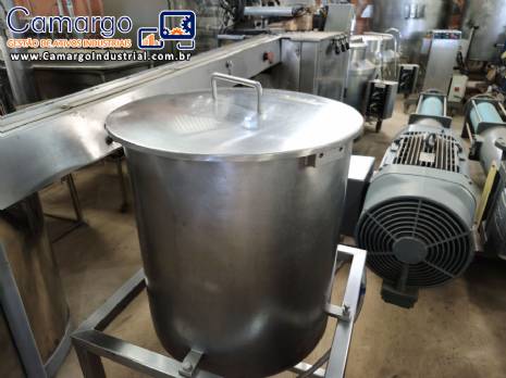 Tanque em a�o inox com sa�da inferior 50 litros