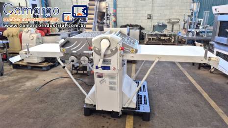 Laminadora horizontal de massas folhadas e semi folhadas Pr�tica LH600C 10 Kg de massa